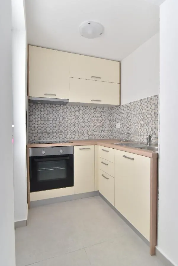 Sandy Beach Apartments Ljubac  Croatia