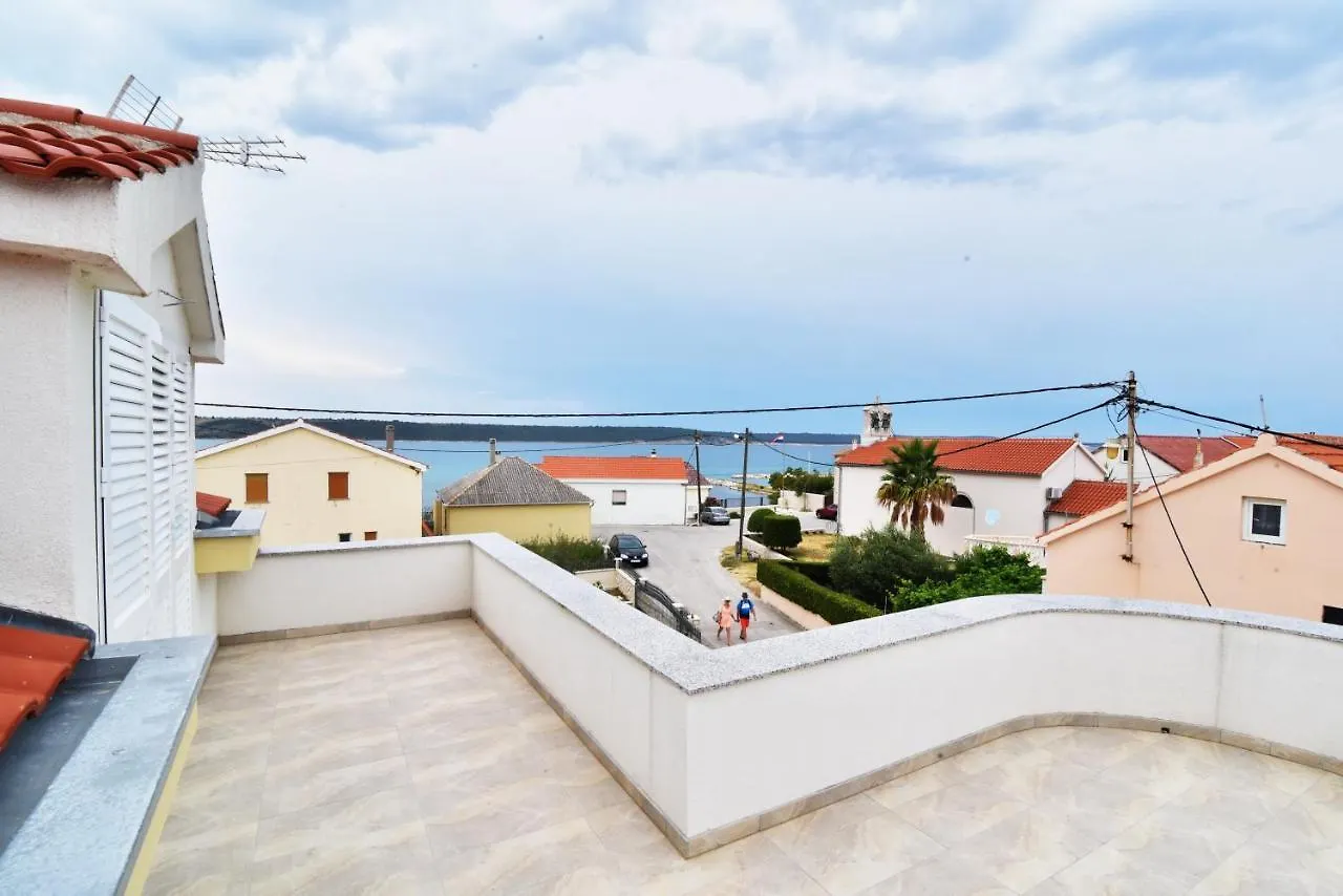 Sandy Beach Apartments Ljubac  Croatia
