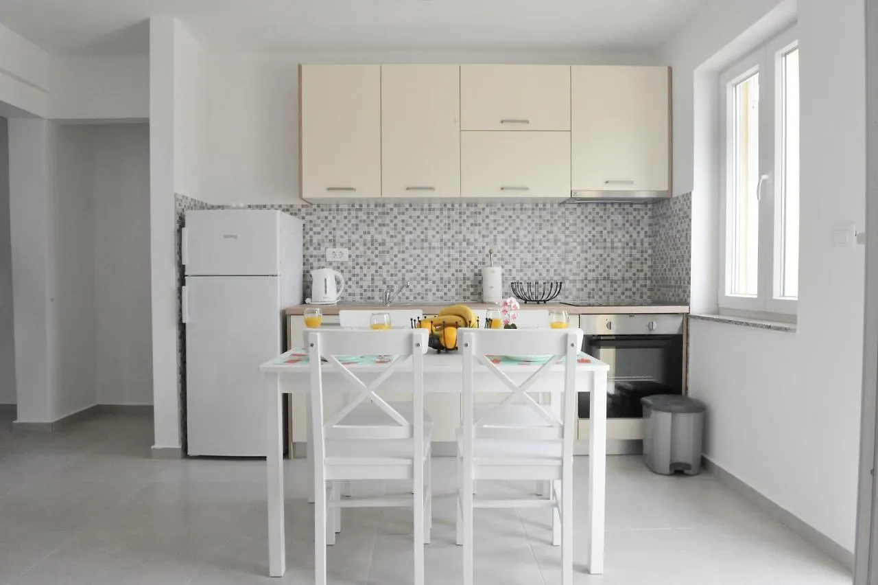 Sandy Beach Apartments Ljubac  0*, Ljubac (Zadar)