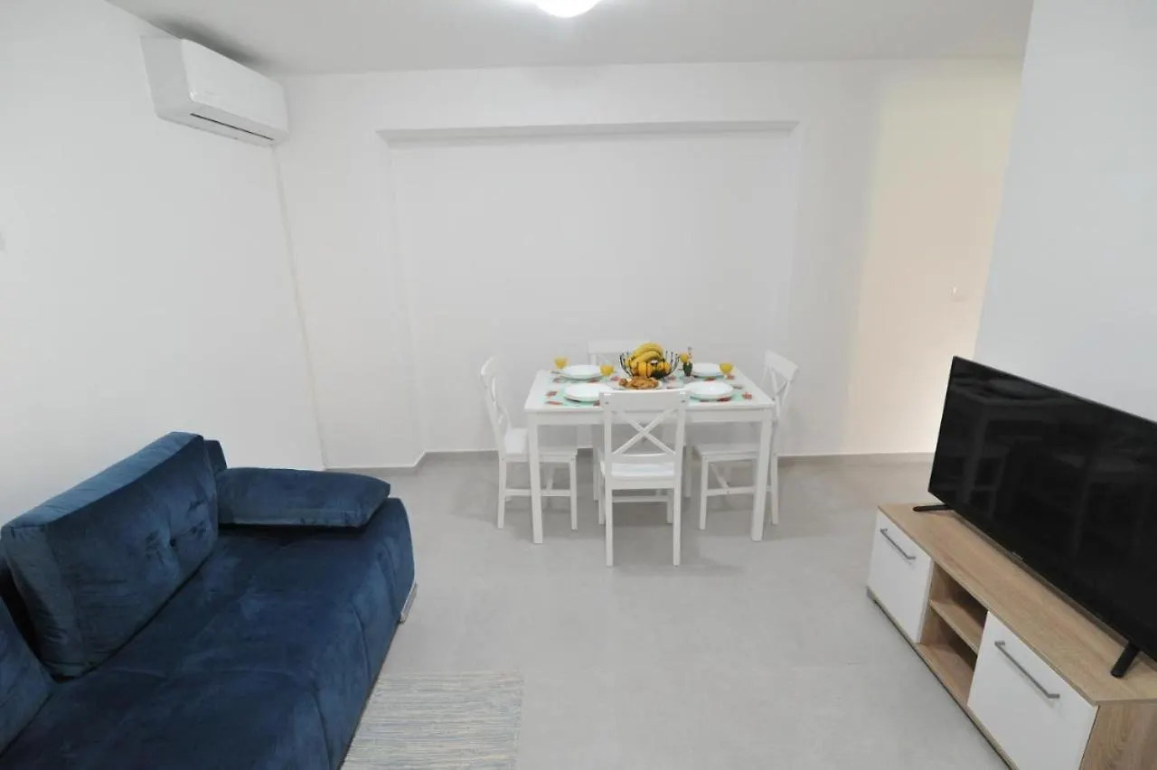 Sandy Beach Apartments Ljubac  Croatia