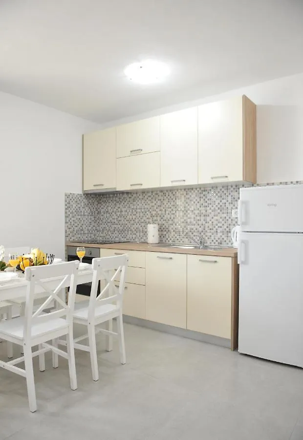 Sandy Beach Apartments Ljubac