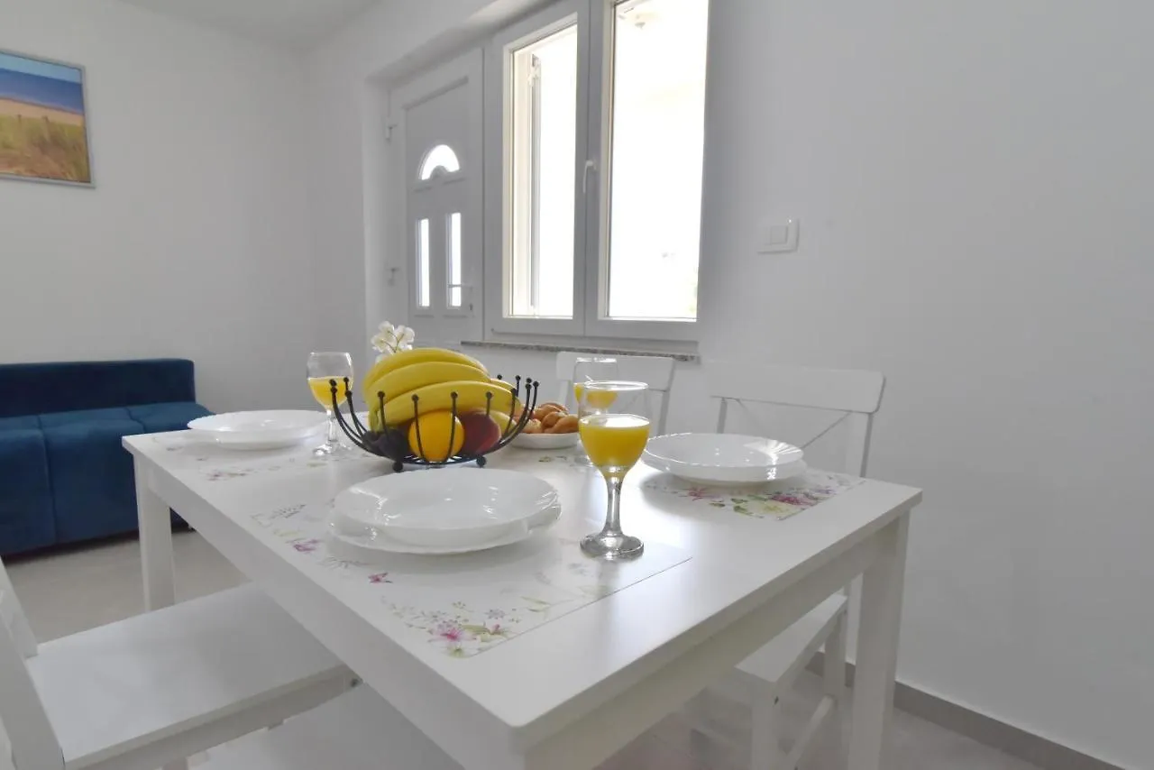 Sandy Beach Apartments Ljubac