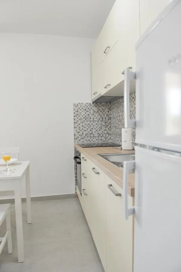 Sandy Beach Apartments Ljubac  Croatia